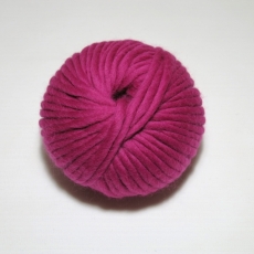 knit & hook - the bulky merino Knuel - 905 Fuchsia